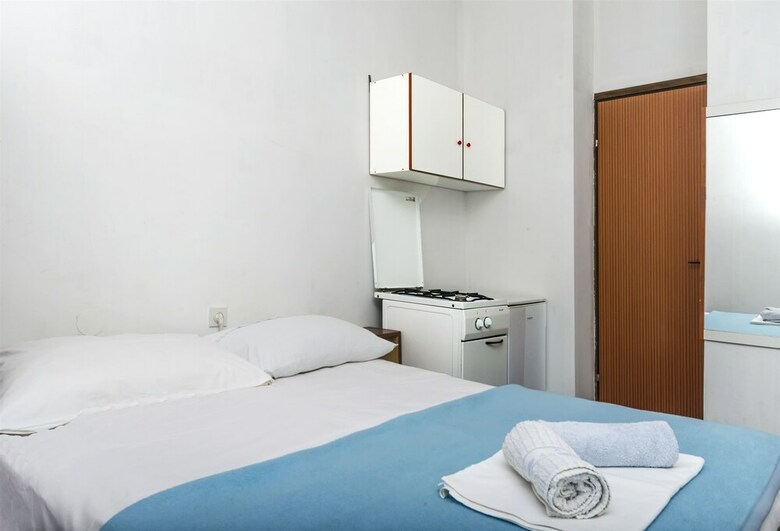 Apartamentos Rooms Summer Tree
