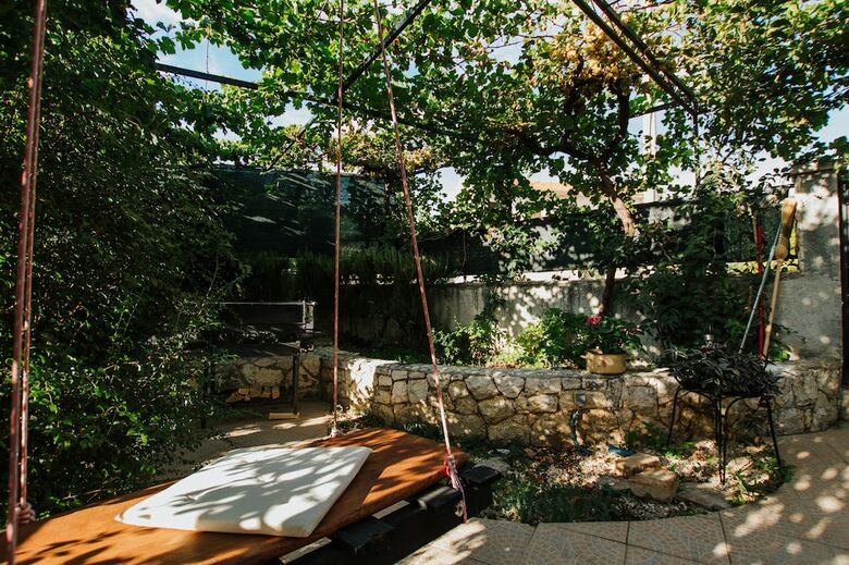 House Jakov