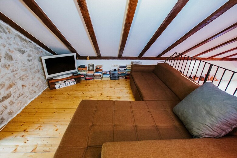 House Jakov