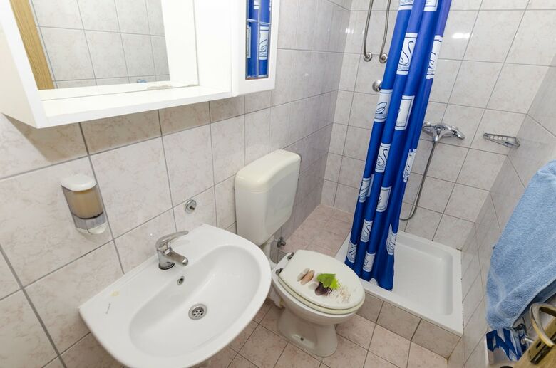 Apartments Cari?