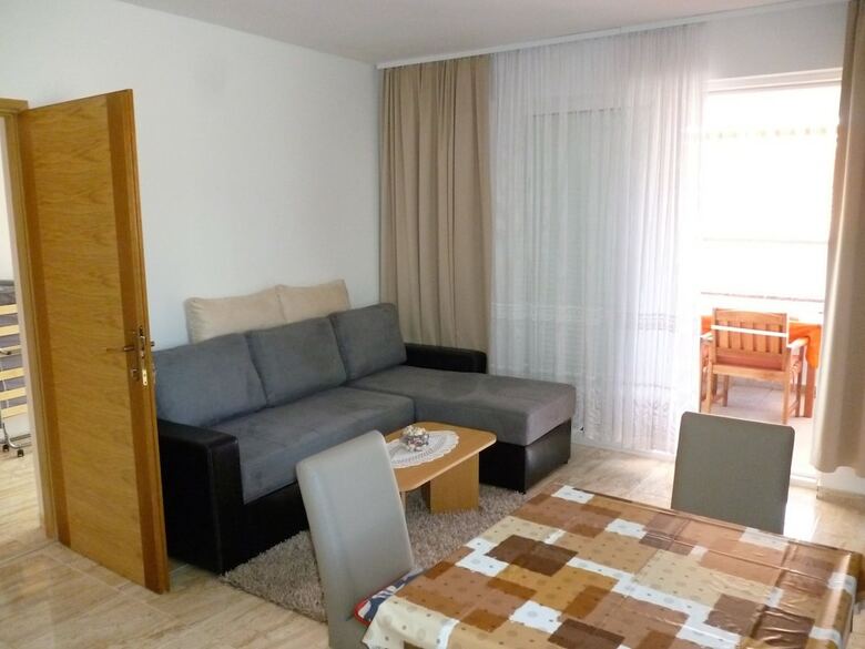 Apartments Tisa-with Seaview