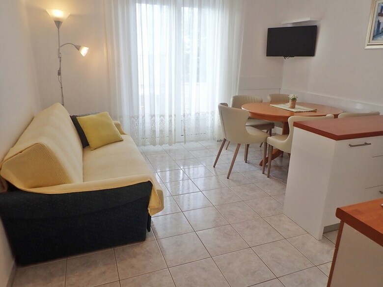 Apartments Sidro-by The Sea