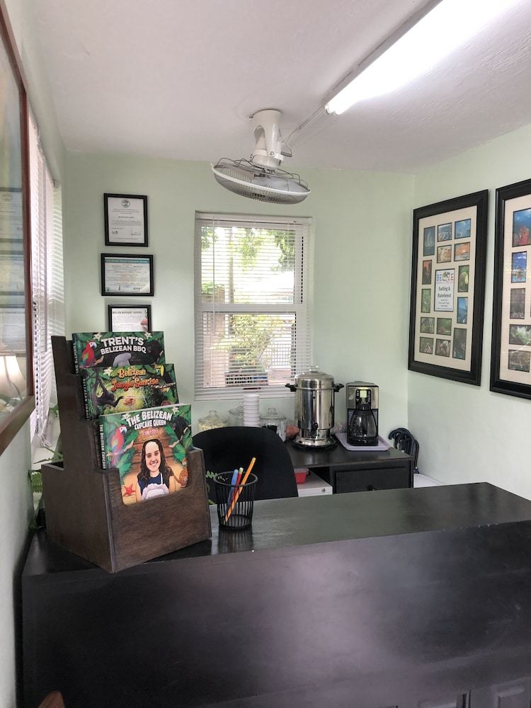 Hotel Belize Budget Suites