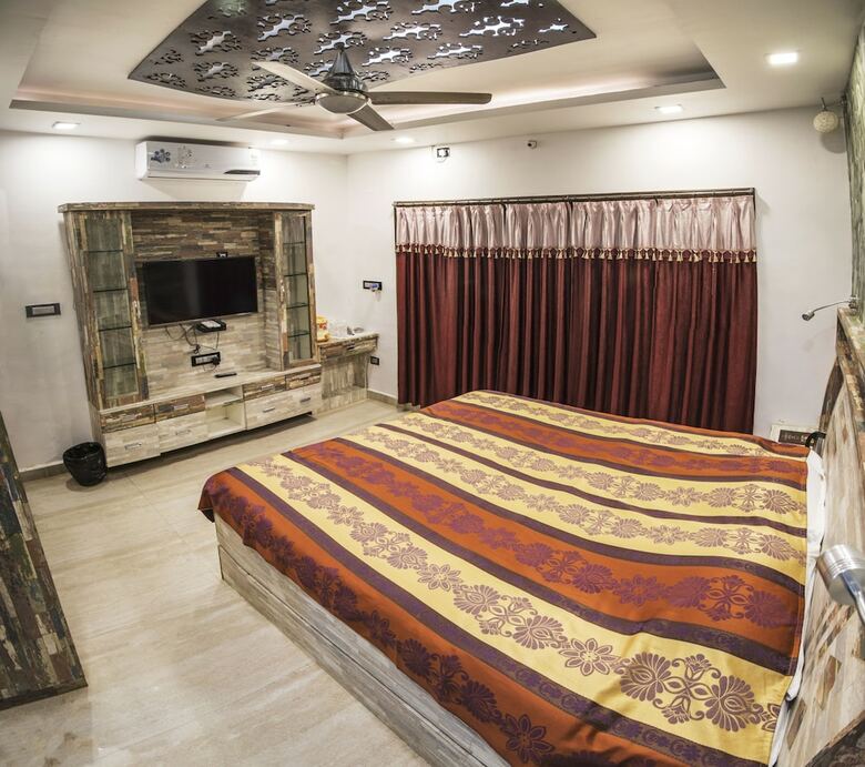 Hotel Pachmarhi Guest House