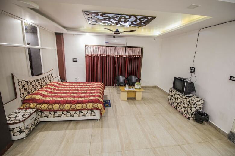 Hotel Pachmarhi Guest House