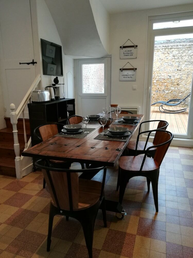 Alchemy, A Small Welcoming House Next To The Benedictine Palace