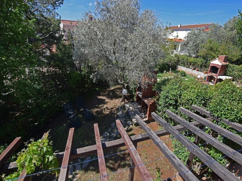 House Mungo-private Garden And Close To The Beach