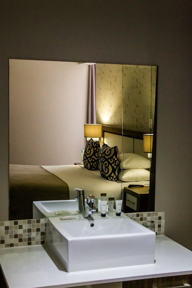 The Waterfront Hotel & Spa By Misty Blue Hotels
