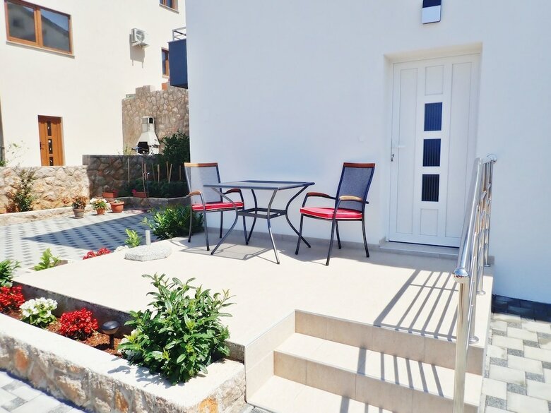 Apartments Jadranka-with The Seaview