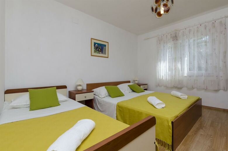 Apartment Jaka