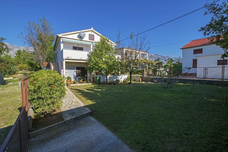 Apartamentos Neki?-on Quiet Location With Nice Garden