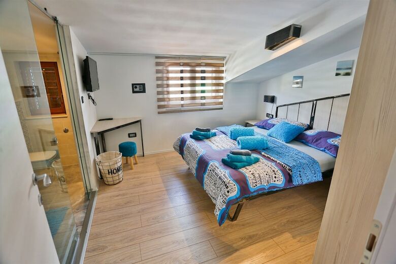 Apartments Kui?