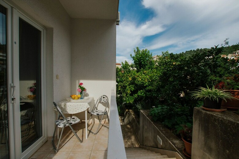 Apartments Vrlika