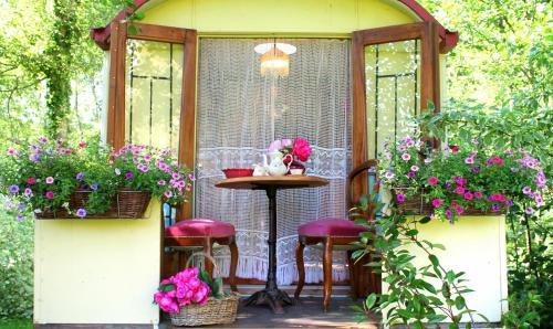 Bed & Breakfast Roulottes Du Rouard