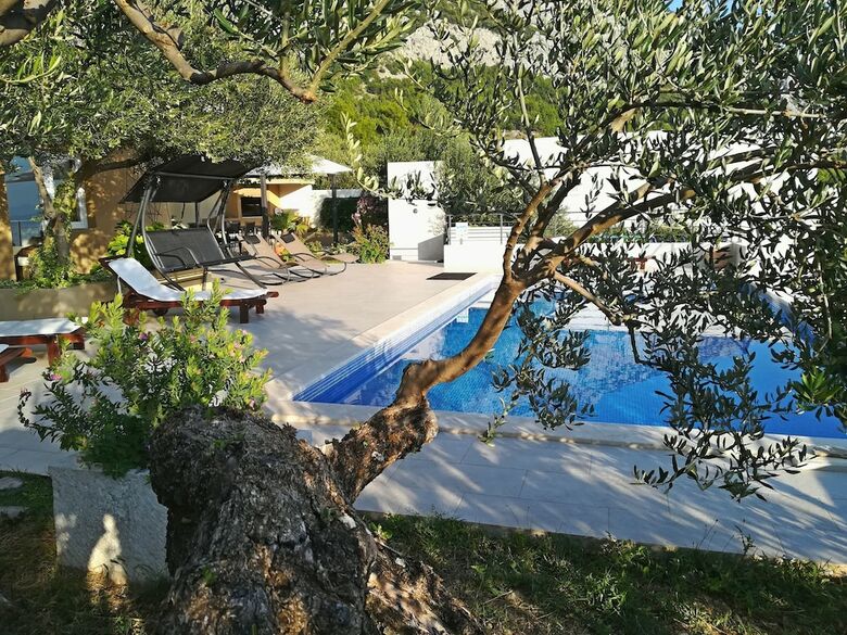 Apartamentos House Arija
