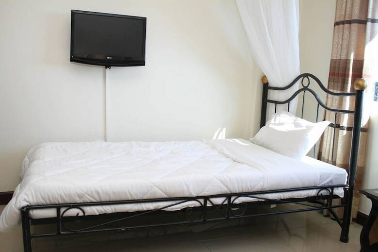 Hotel Karibu Bb Suites