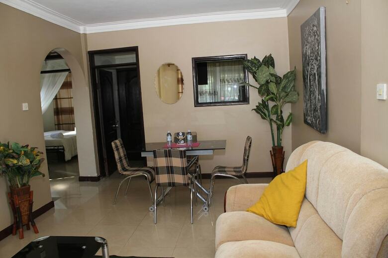 Hotel Karibu Bb Suites