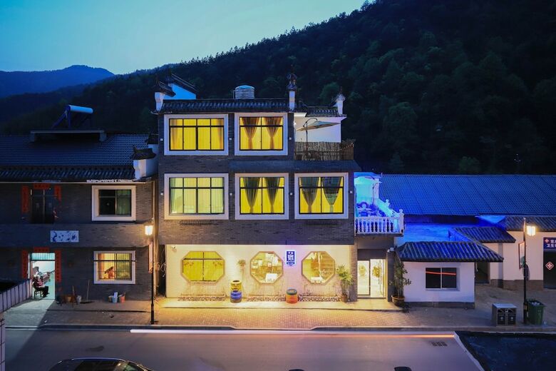 Hotel The Colorful House