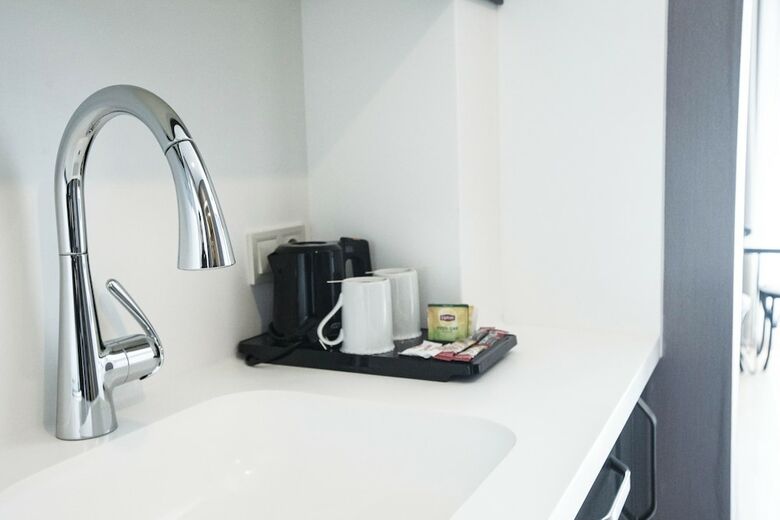 Elm Suite Hotel