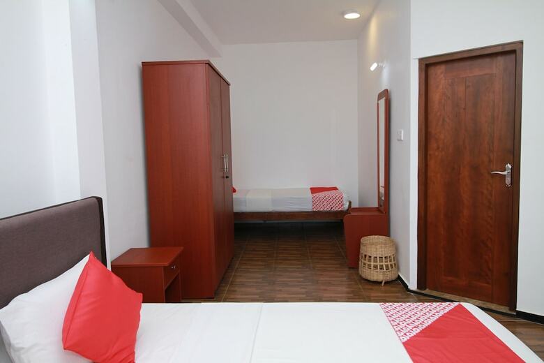 Oyo 246 Roy Villa Beach Hotel