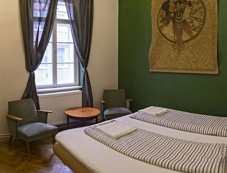 Santico Art Hotel And Hostel