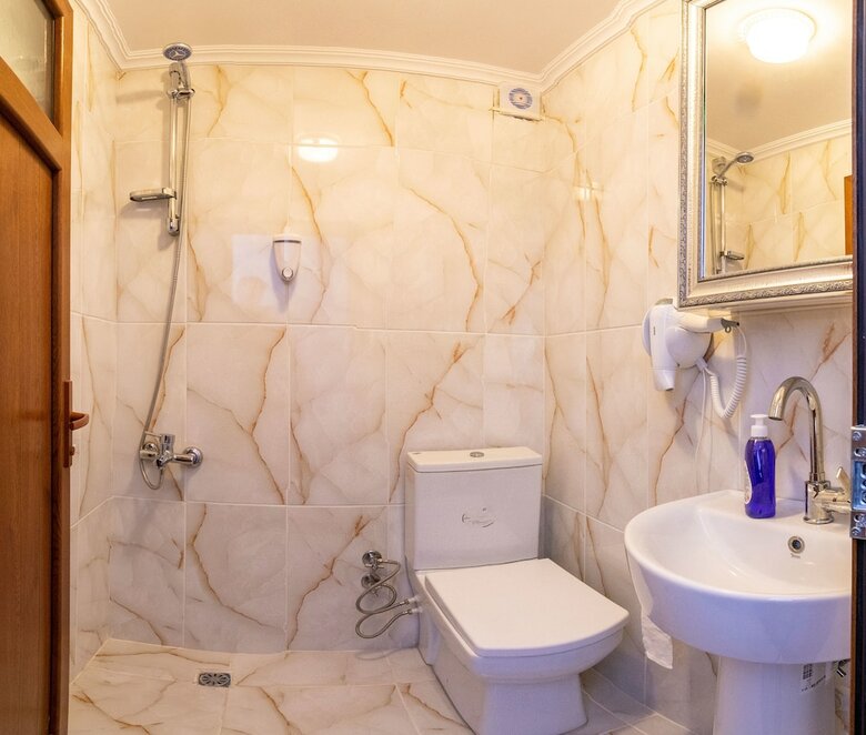 Tavra Hotel