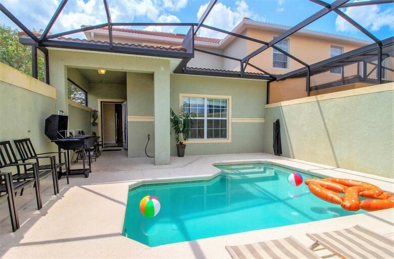 Paradise Palms Resort