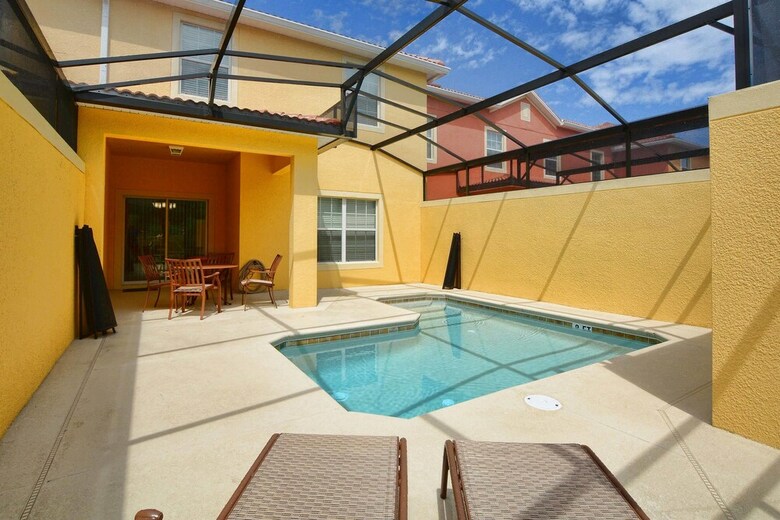 Paradise Palms Resort