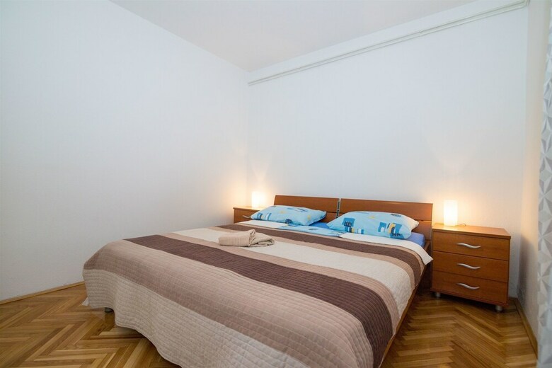 Apartments Kuli?