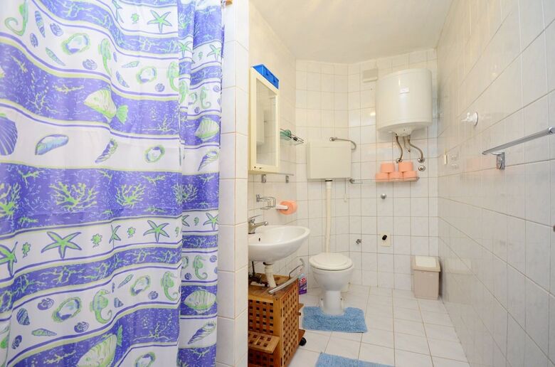 Apartments Mladen
