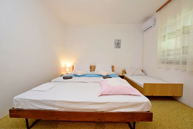 Apartment And Rooms Mila