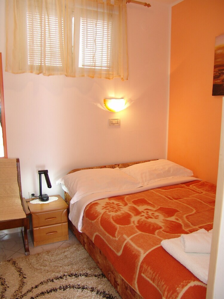 Apartments And Room Boris
