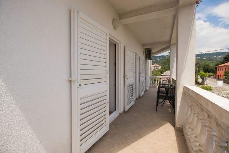 Apartment Mladen