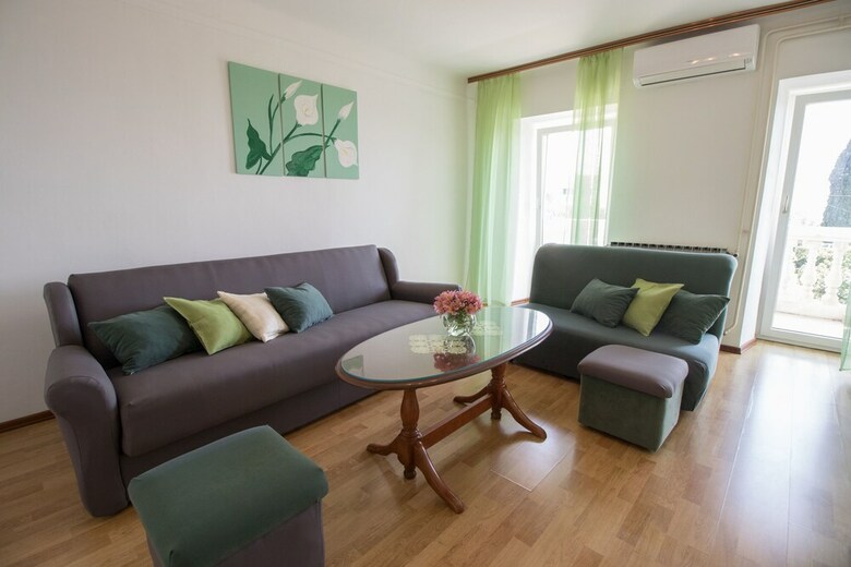 Apartment Mladen
