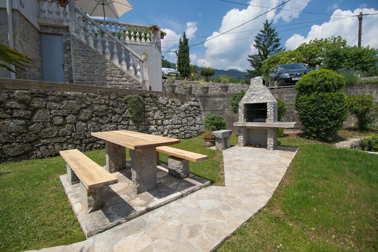 Apartment Mladen