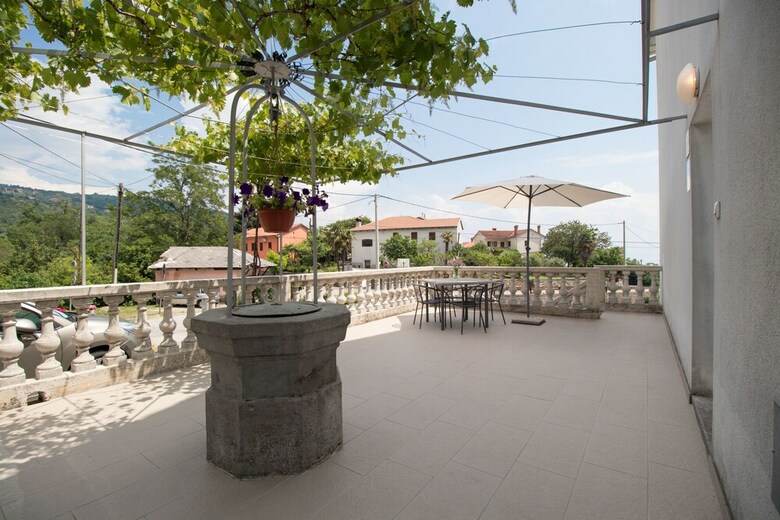 Apartment Mladen