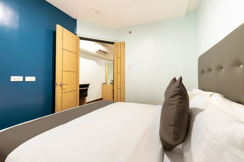 Hotel Oyo 207 Bay Area Suites