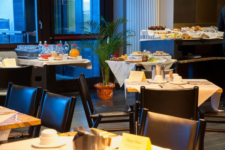 Alexander Charme Hotel