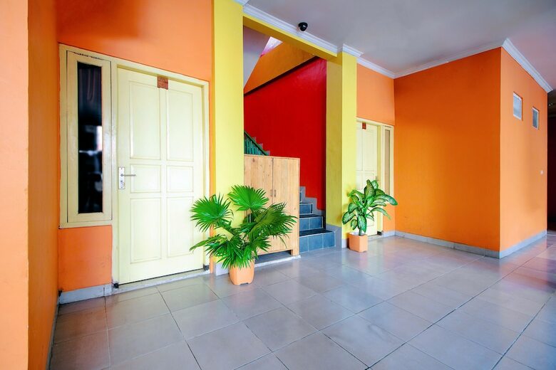 Hostal Oyo 1058 Paramon Mancasan