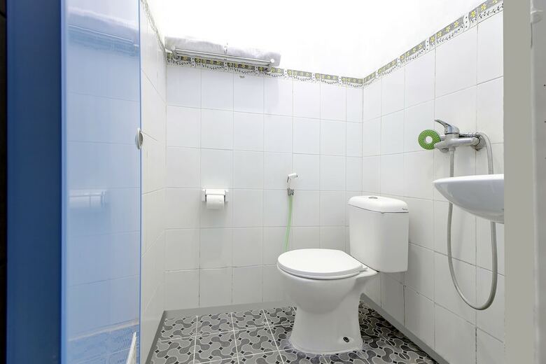 Hostal Oyo 1058 Paramon Mancasan