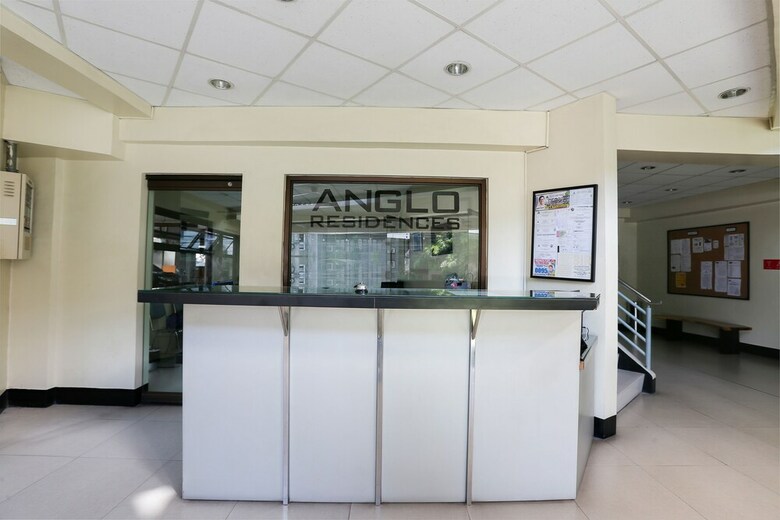 Hotel Oyo 190 Anglo Residences