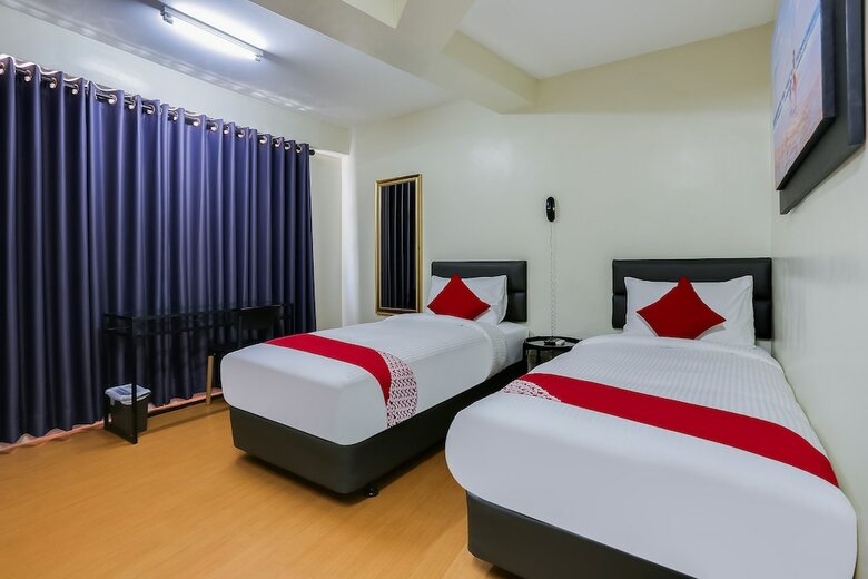 Hotel Oyo 190 Anglo Residences