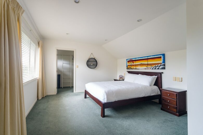 Toodle's A Colourful Welcome To The Bays And Beaches
