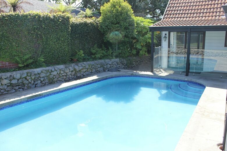 Toodle's A Poolside Retreat Just 10ks From The Mount