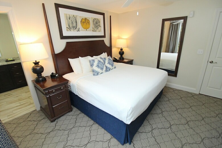 Hotel Patrick Henry Square By Kees Vacations