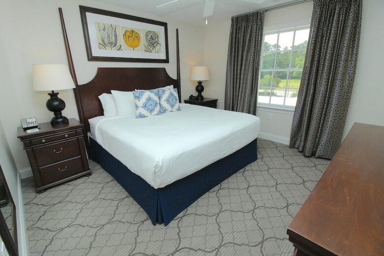 Hotel Patrick Henry Square By Kees Vacations