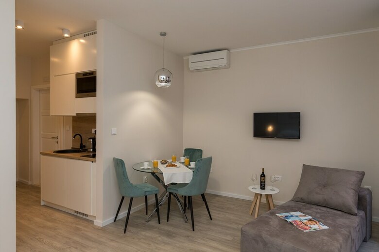 Apartments Urbis