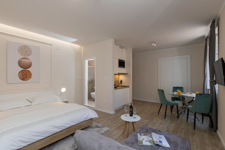 Apartments Urbis