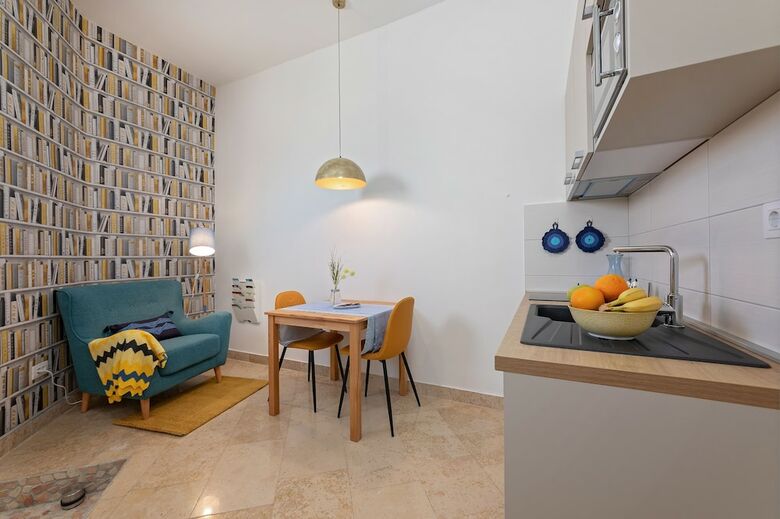 Apartment Arena
