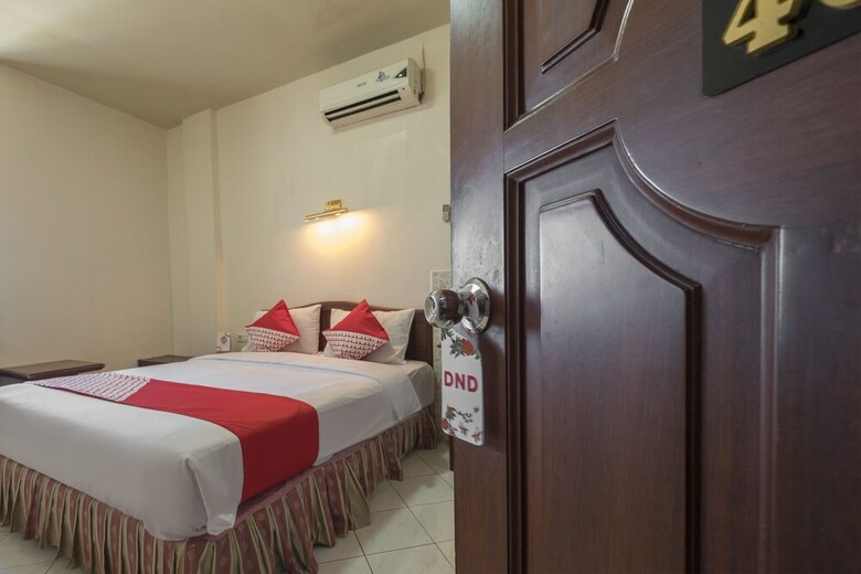 Oyo 1090 Hotel Anging Mammiri Makassar